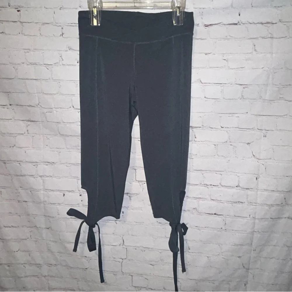 Free People Movement Turnout Yoga Capri‎ Leggings size M NWT